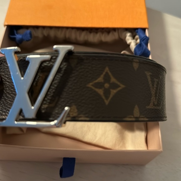 LOUIS VUITTON BELT - Picture 2 of 2